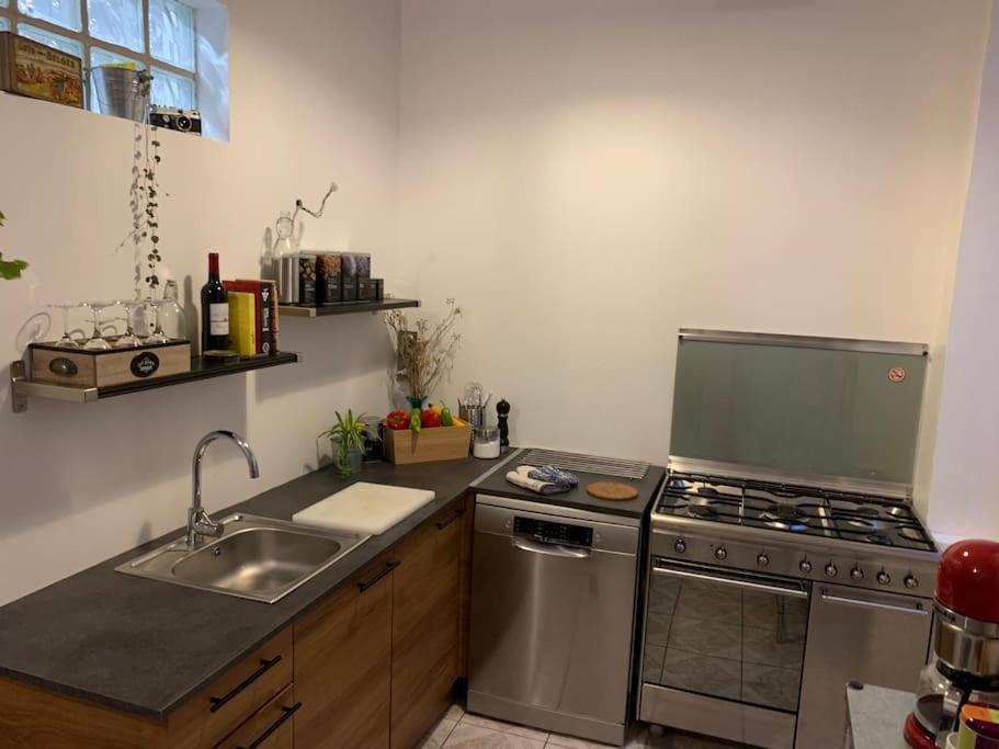 Petit Boucan 47m2 Dans Le Coeur Du Panier Appartement Marseille