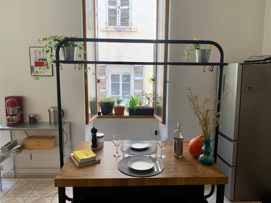 Petit Boucan 47m2 Dans Le Coeur Du Panier Marseilles